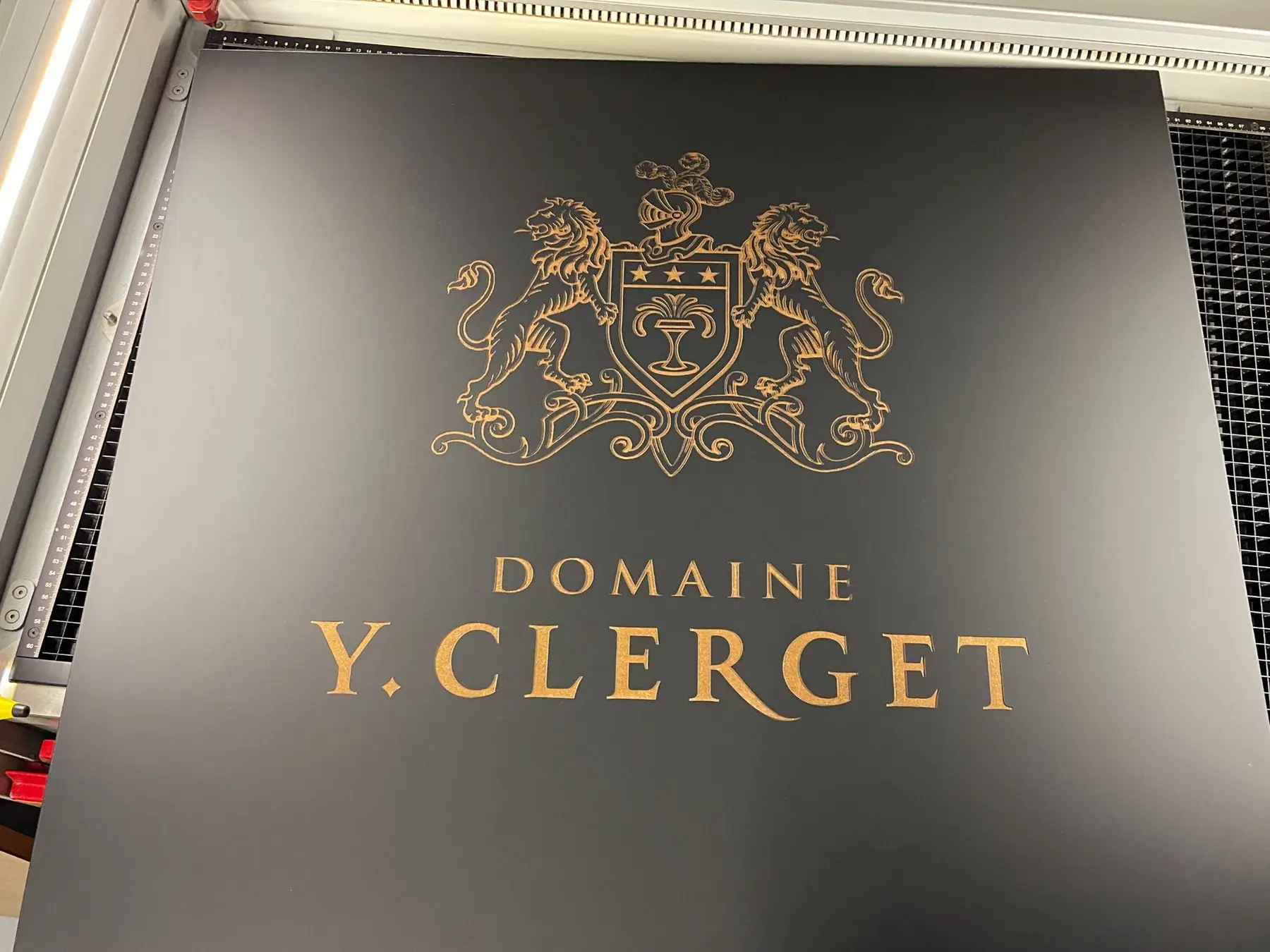 Signalétique — réalisation de l’atelier Beaune Gravure